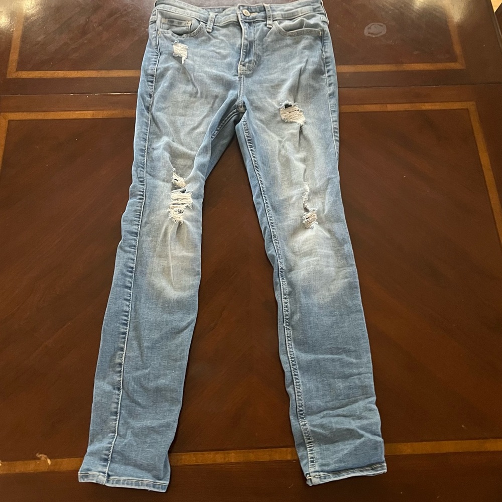 Hollister Ripped jeans